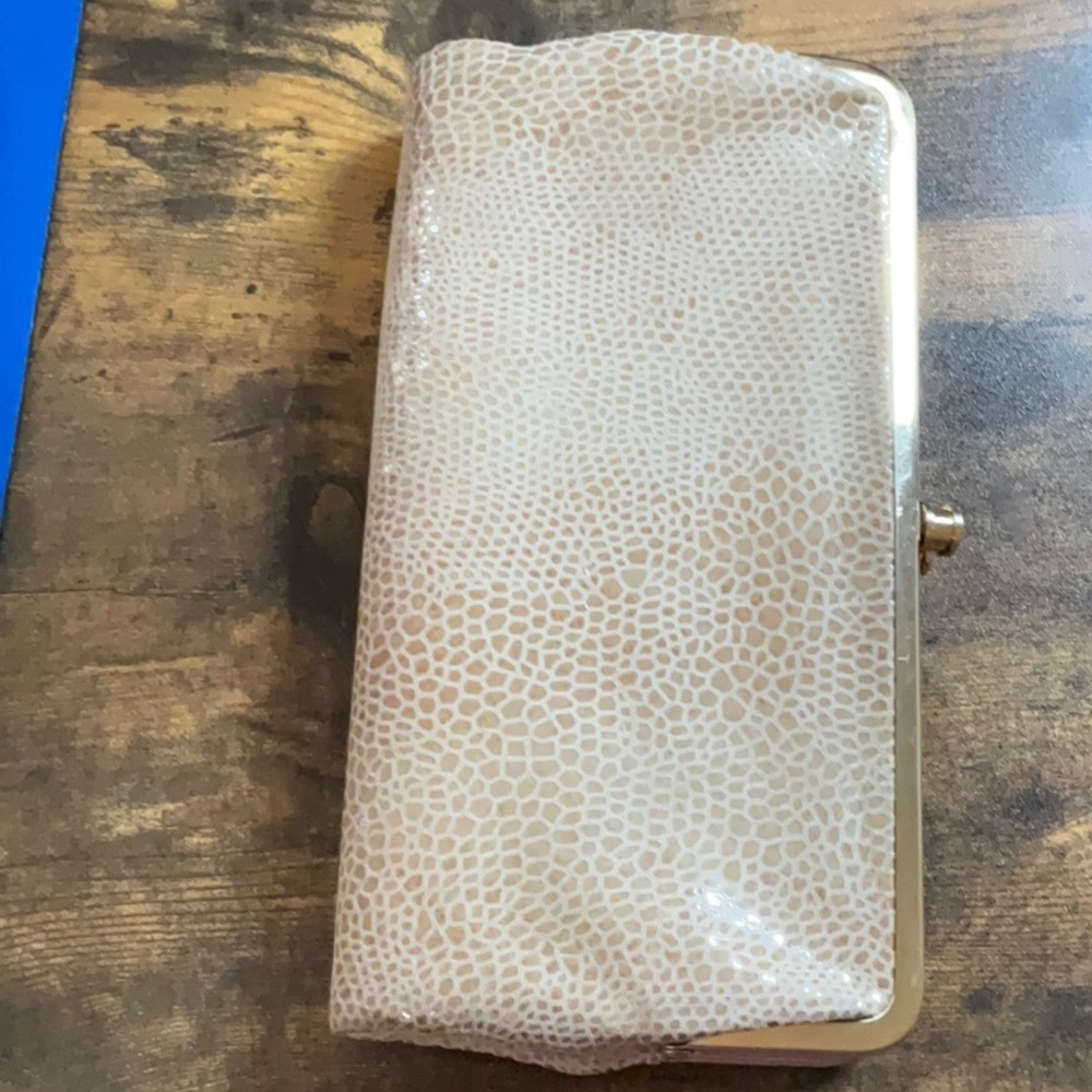 HOBO Lauren clutch wallet